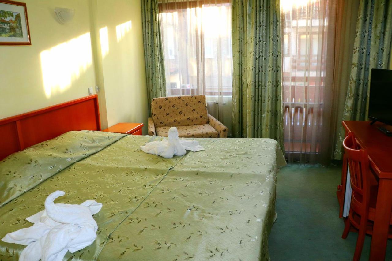 Family Hotel Nadine Банско Экстерьер фото